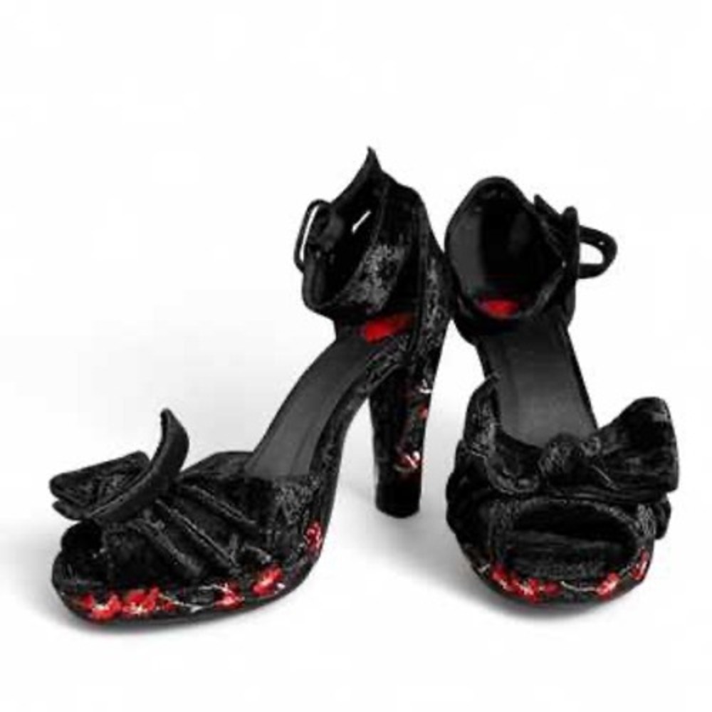 T.U.K. Black Crushed Velvet Floral Embroidered Bow Ankle Strap Heels US 6